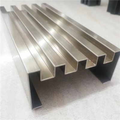 laser de acero inoxidable 1050m m de encargo del CNC de la fabricación de 4m m que corta servicio de la aleación de la chapa